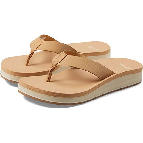 Sanuk Womens Highland ST Sandals in tan and 6.womens